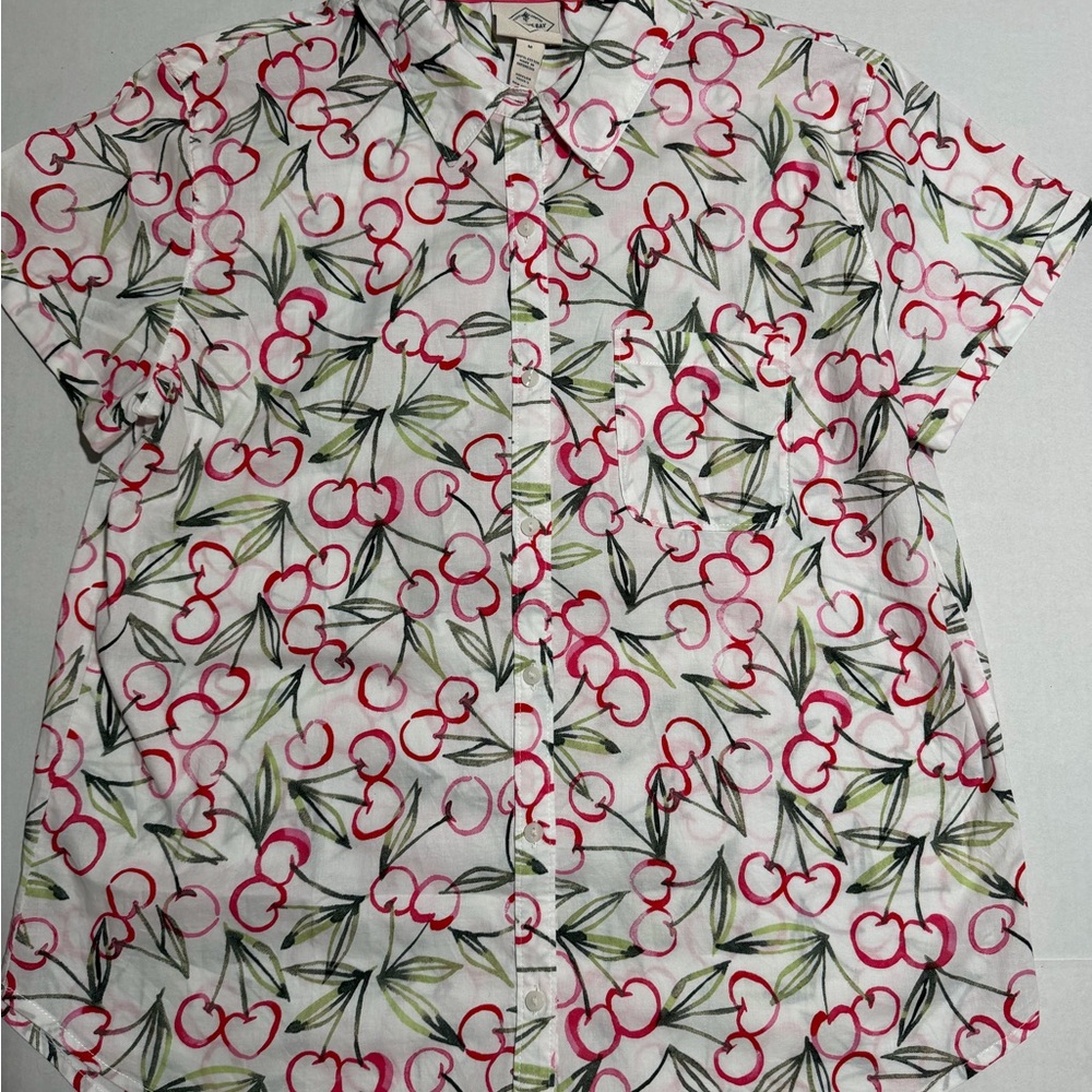st johns bay white w/cherry aop ss button up shirt, pocket, women's medium